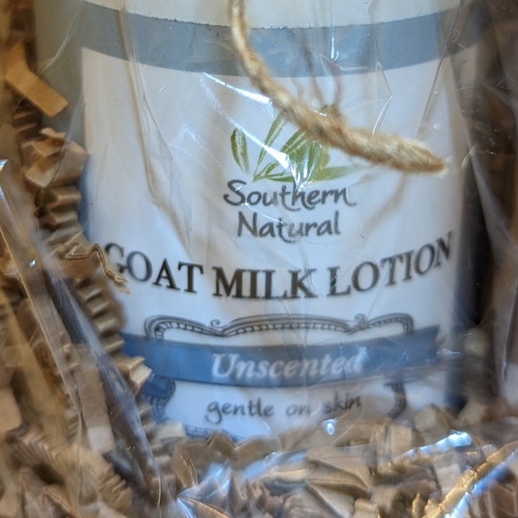 Goat Milk 🧴🧼 Lotion & Soap 🧼🧴 Gift Set - Picture 3 of 3
